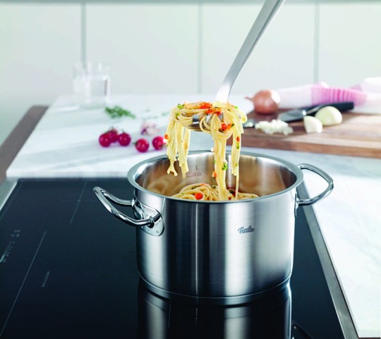 8412324-fissler-stew-pot-24-cm-6667622.jpeg