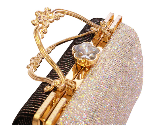 ladies-handbag-34-silver-3957572.jpeg