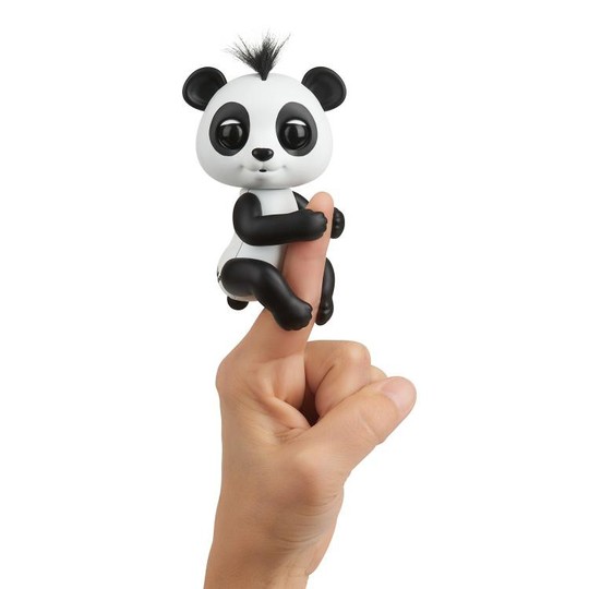 wow-wee-fingerlings-baby-panda-chong-drew-1990186.jpeg