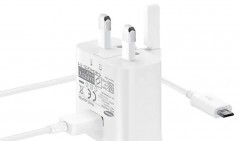 travel-adapter-white-2591019.jpeg