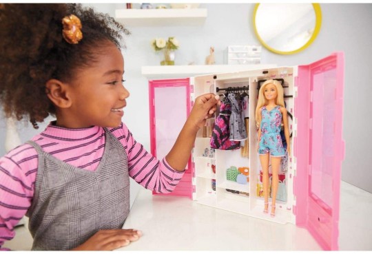 barbie-ultimate-closet-doll-8241739.jpeg