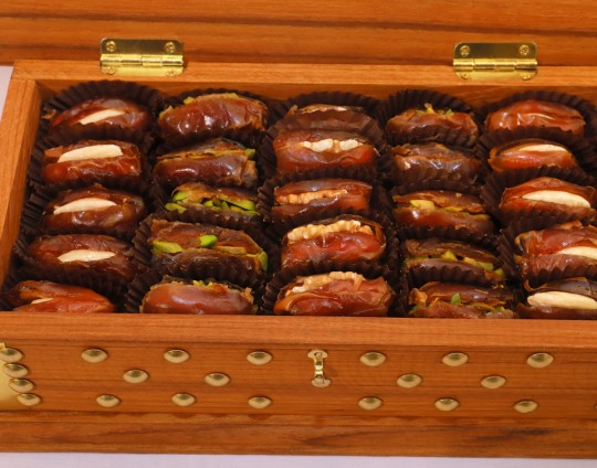 premium-omani-dates-stuffed-nuts-1108kg-7876498.jpeg