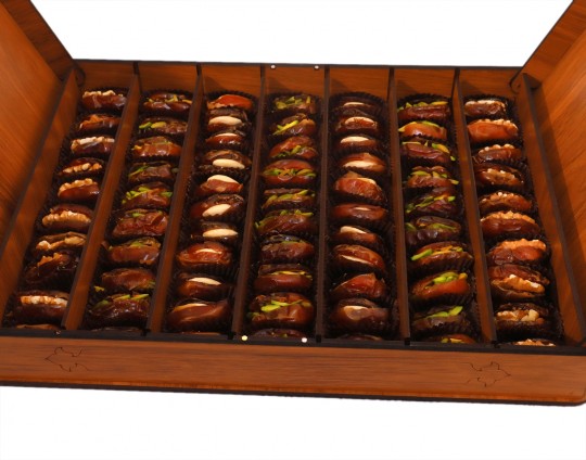 premium-omani-dates-stuffed-nuts-1452kg-1019252.jpeg