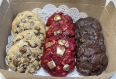 Mix box of New York cookies .. box of 12 pieces